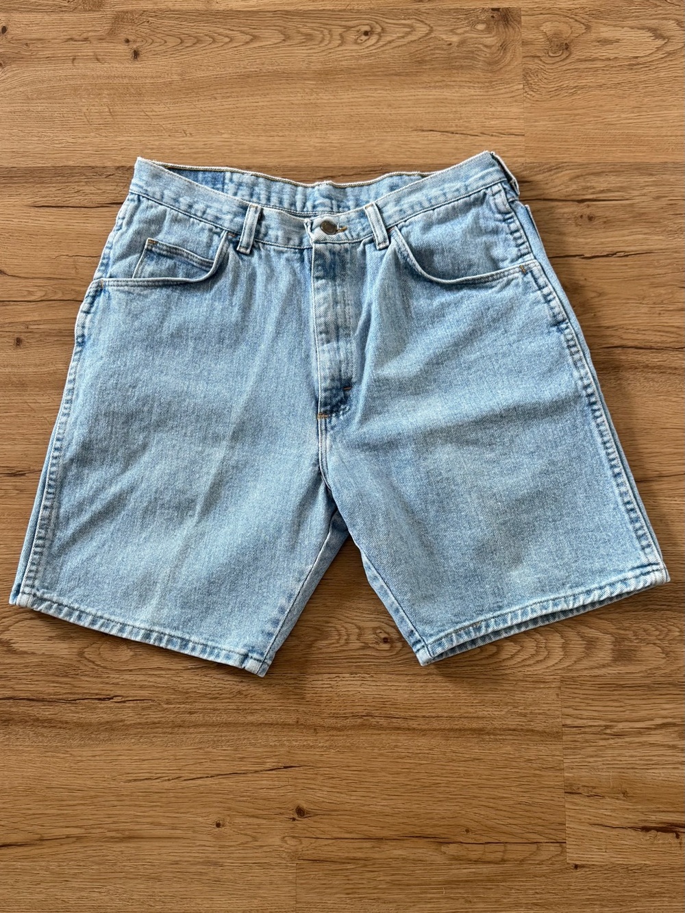 Vintage 90’s Wrangler Jean Shorts Size 34